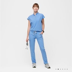 FIGS scrubs set